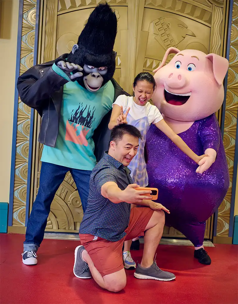 Rosita, Gunter e Johnny – no Illumination Theatre.