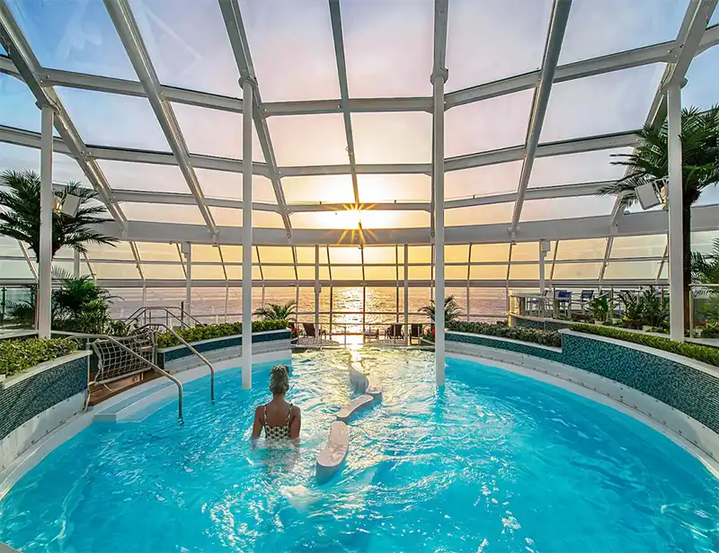 Piscinas no Allure of the Seas