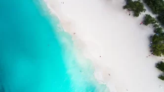 Eagle Beach, em Aruba, é eleita a melhor praia do Caribe