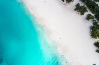 Eagle Beach, em Aruba, é eleita a melhor praia do Caribe