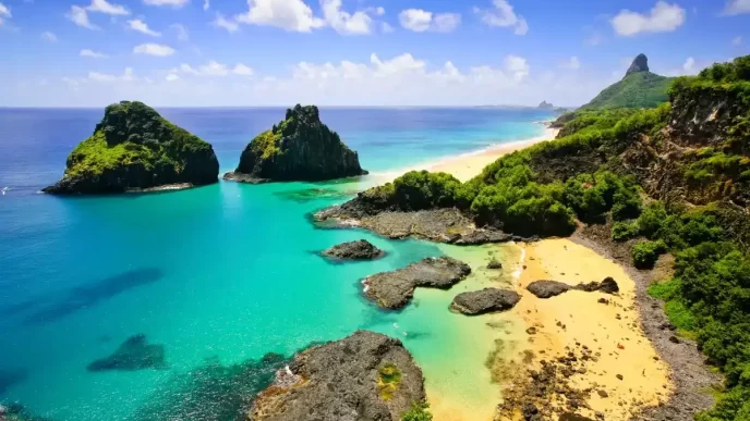 LATAM começa a voar para Fernando de Noronha em 1º de maio