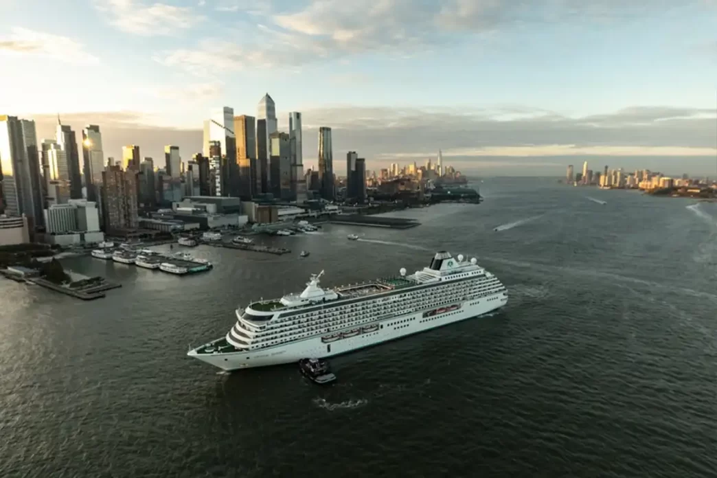 Crystal Cruises celebra 35 anos com saídas especiais e convidados icônicos