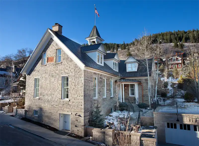 Washington School House Hotel
