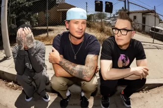 blink-182 anuncia turnê nos EUA em 2025 com foco no punk rock clássico