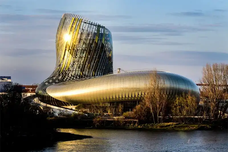França: Hotel Saint-Émilion tem charme medieval em meio aos vinhedos