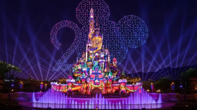 Hong Kong Disneyland celebra 20 Anos com parada inédita, show noturno e mais!