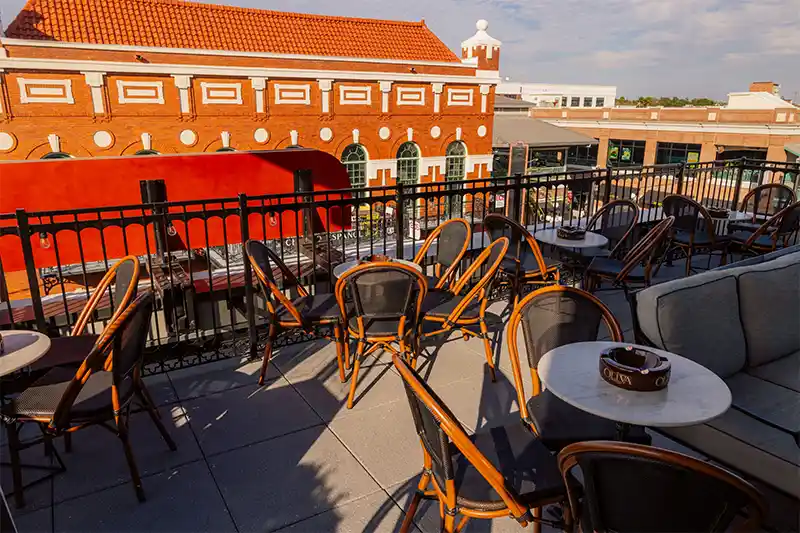 Tampa tem vida noturna com energia contagiante