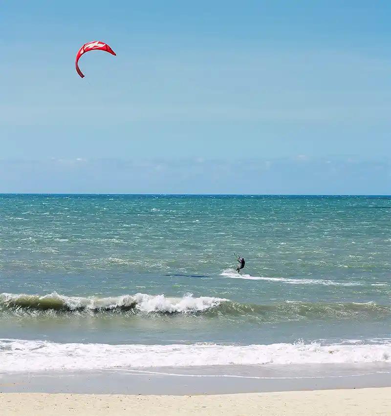 Carmel Cumbuco realiza clínica de Kitesurf