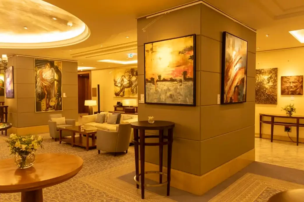 Hotel em Lisboa inaugura Galeria de Arte com exposição que inclui artistas brasileiros