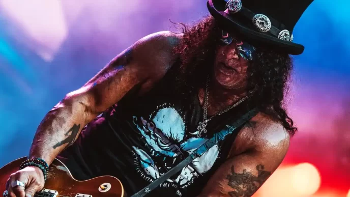 SLASH se une ao Halloween da Universal em LA com casa assombrada, bar e álbum exclusivos