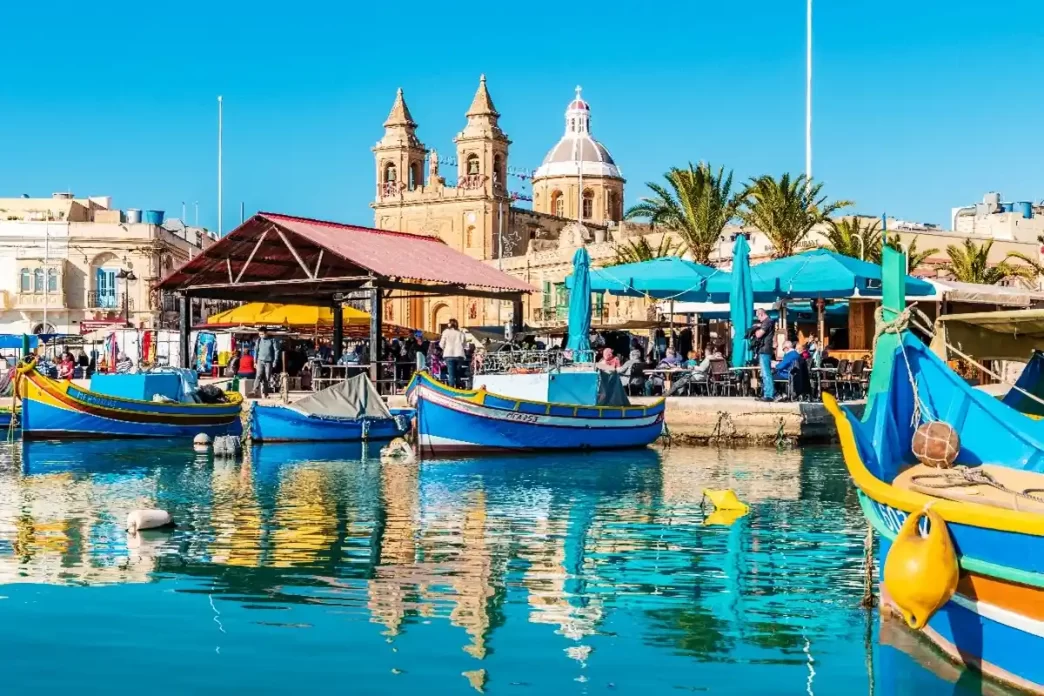 Marsaxlokk: Conheça a poética vila de pescadores ao sul de Malta