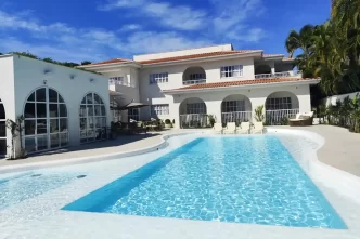 Novo hotel boutique com charme francês inaugura em Búzios