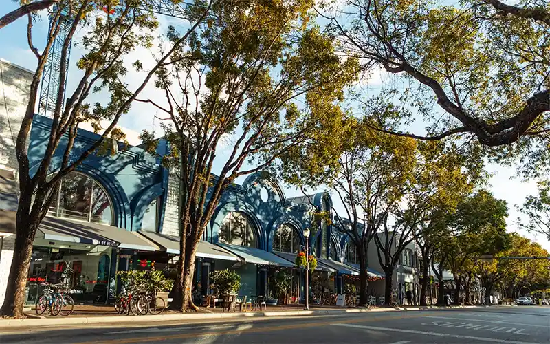 Coconut Grove: O Bairro Mais Antigo de Miami