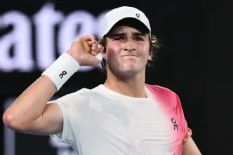 João Fonseca encara Carlos Alcaraz em duelo de tênis em Miami