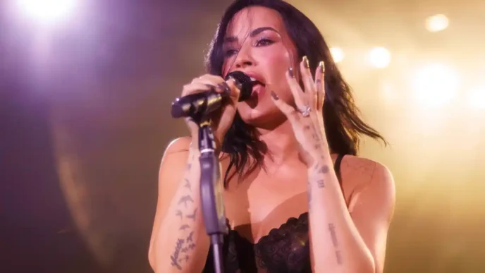 Demi Lovato anuncia tour "It's Not That Deep Tour" para 2026