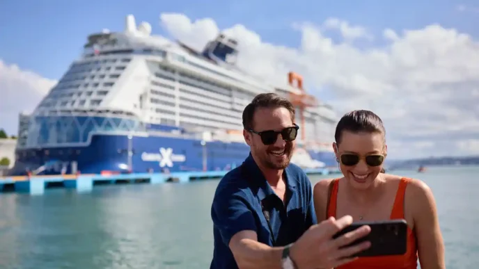 Celebrity Apex inaugura em Orlando com roteiros de luxo pelo Caribe