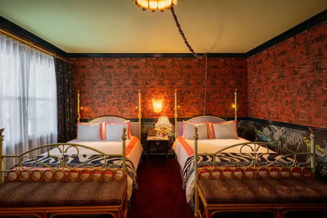 Lafayette Hotel & Club