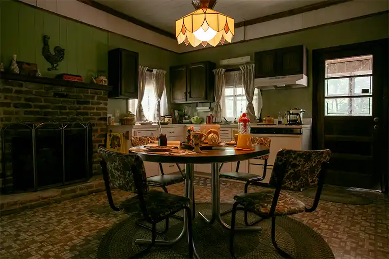 Que tal se hospedar na casa de Stranger Things? Lar dos Byers está no Airbnb
