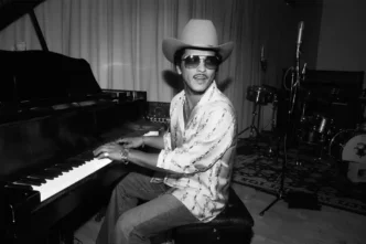 Bruno Mars anuncia tour de 2026 com shows nos EUA e Europa