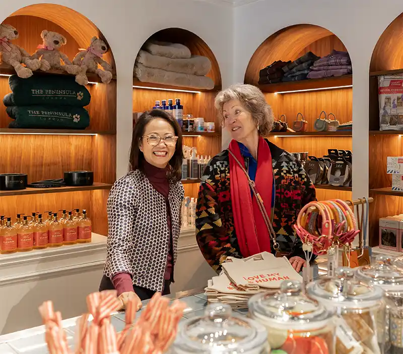 Luxo Pet-Friendly: The Peninsula inaugura o primeiro spa de banho e tosa para cães em hotéis de Londres