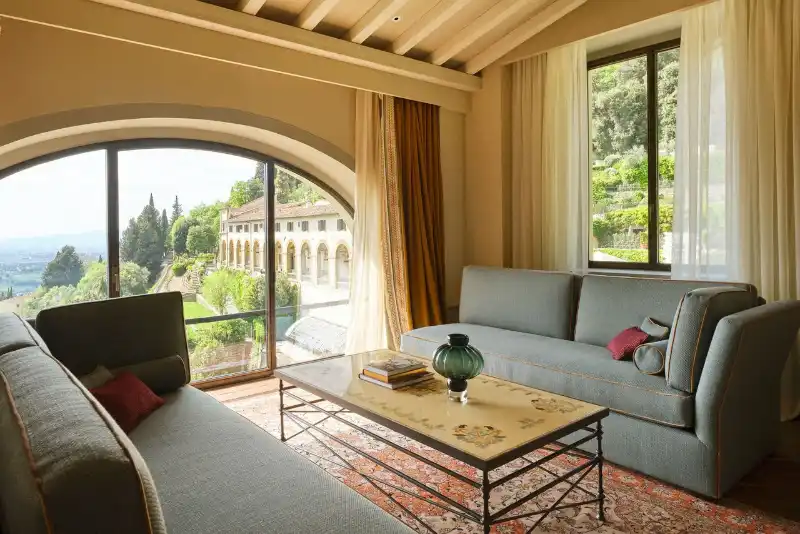Ícone renascentista, Villa San Michele retoma atividades com foco em slow luxury