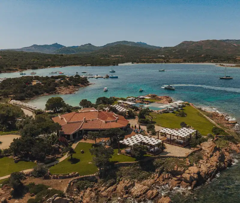 Fasano Yachts Sardenha: Navegue no Mediterrâneo Neste Verão
