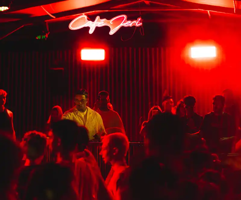 Café Jeri aposta em música e entretenimento