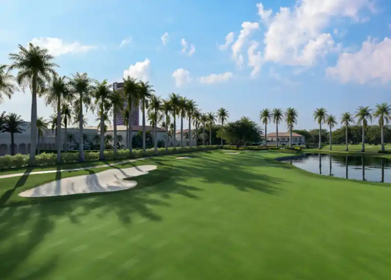Campo de golfe em Boca Raton reabre renovado
