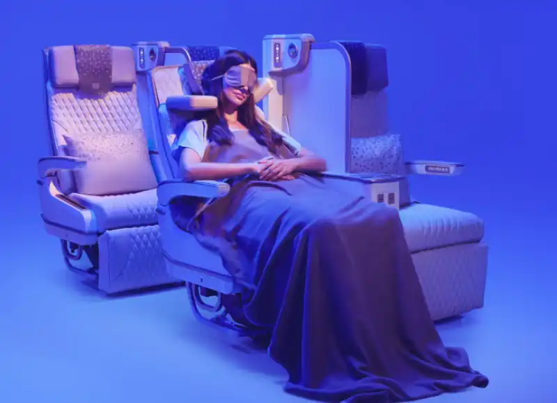 Emirates estreia novo assento elétrico na Premium Economy