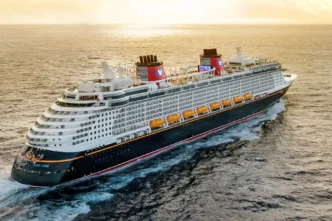 Disney Cruise Line: novo navio em 2027 e cruzeiros nas Bahamas marcam expansão
