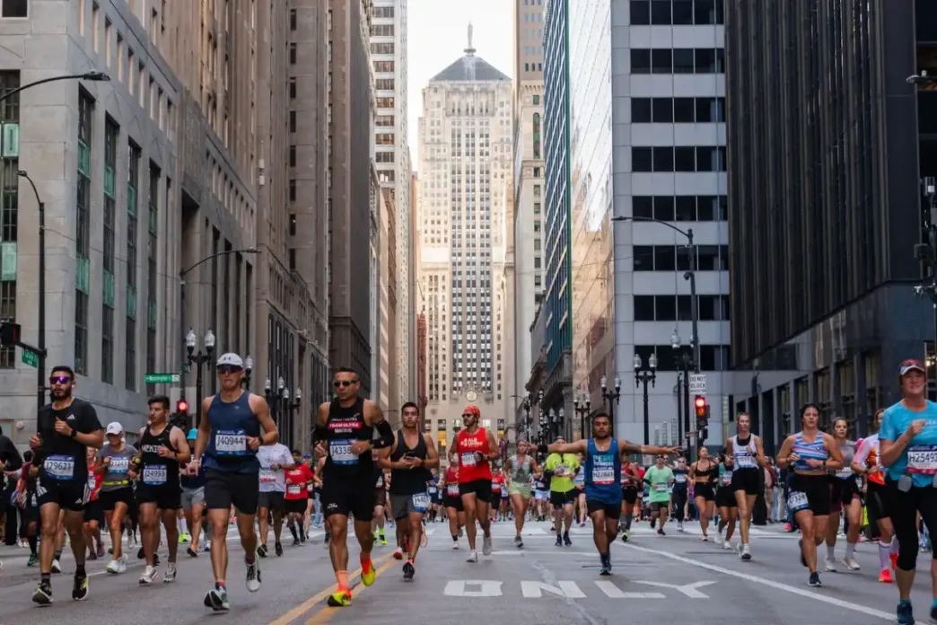 Maratona de Chicago: Mais de 55 mil corredores vão percorrer 29 bairros